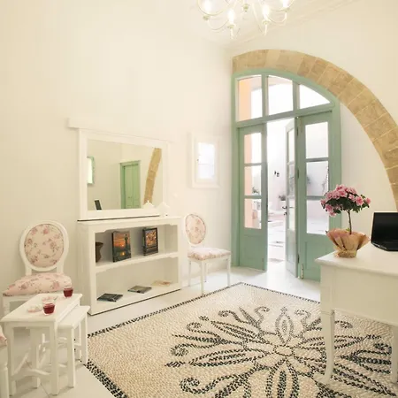 Efchi 1904 Hotel